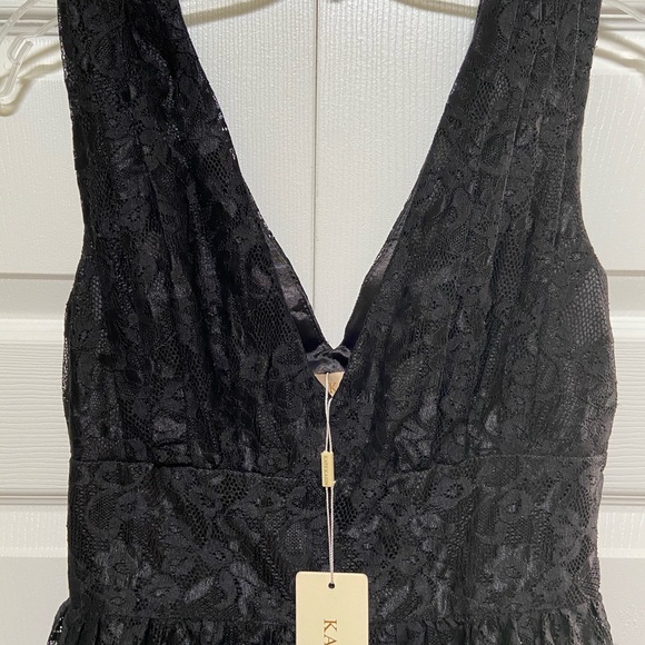 🆕GORGEOUS LACE DRESS TO WEAR YEAR ROUND. SIZE 8. GOING TO LOVE THIS DRESS. - Picture 3 of 6